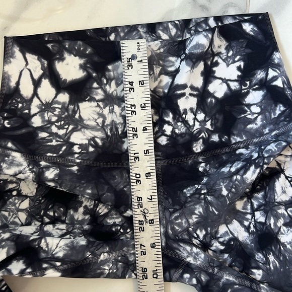 Lululemon Wunder Under Pant Hi-Rise Shibori Tie Dye White & Black Leggings 6 - Picture 12 of 14